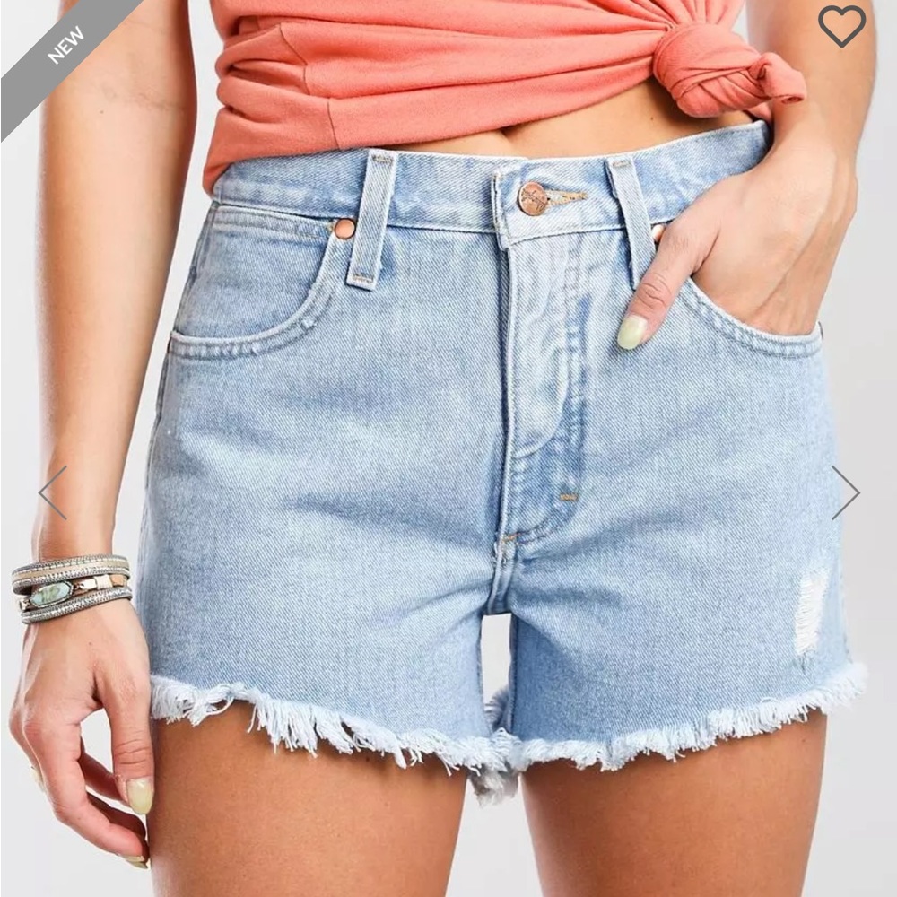 Wrangler re worked cut off denim short women’s size 32